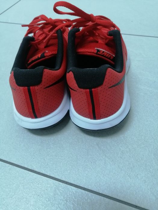 Маратонки Nike, много леки