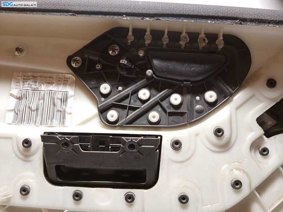 Panou Tapiterie Fata Interioara de la Usa Portiera Dreapta Fata Pasager Mercedes Clasa B Class W245 2005 - 2012 Cod A1697201670 W169225008 [M5915]