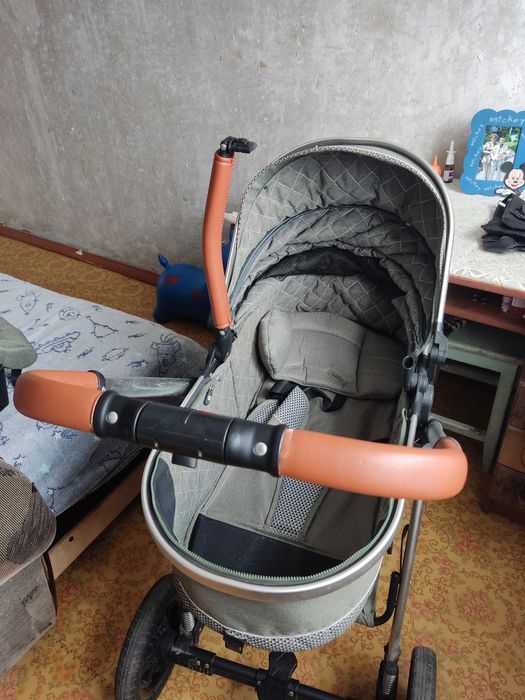 Продается детская коляска плюс автокресло