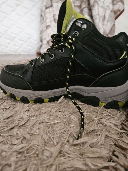 Skechers  зимни Ботуши 39.5
Непромокаеми боти Selmen Melano,
