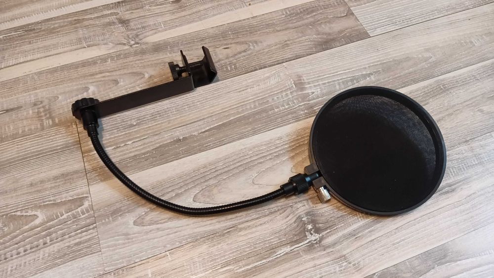 Montarea filtrului anti-pop / Anti pop filter