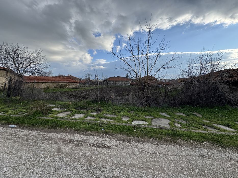 Продава се парцел