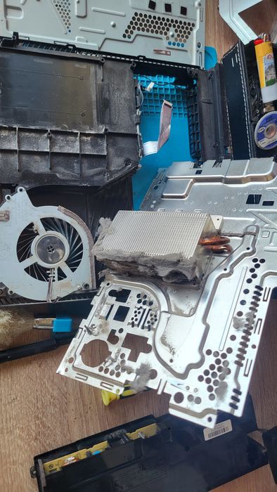 Reparatii Console Ps5 Ps4 Nintendo Xbox Curatare Controllare Laptop Pc