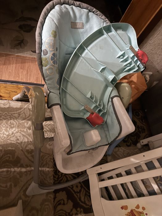 Деткий столик бу в хорошем состоянии