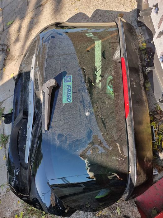 Отваряемо задно стъкло на капак за Пежа 308 комби