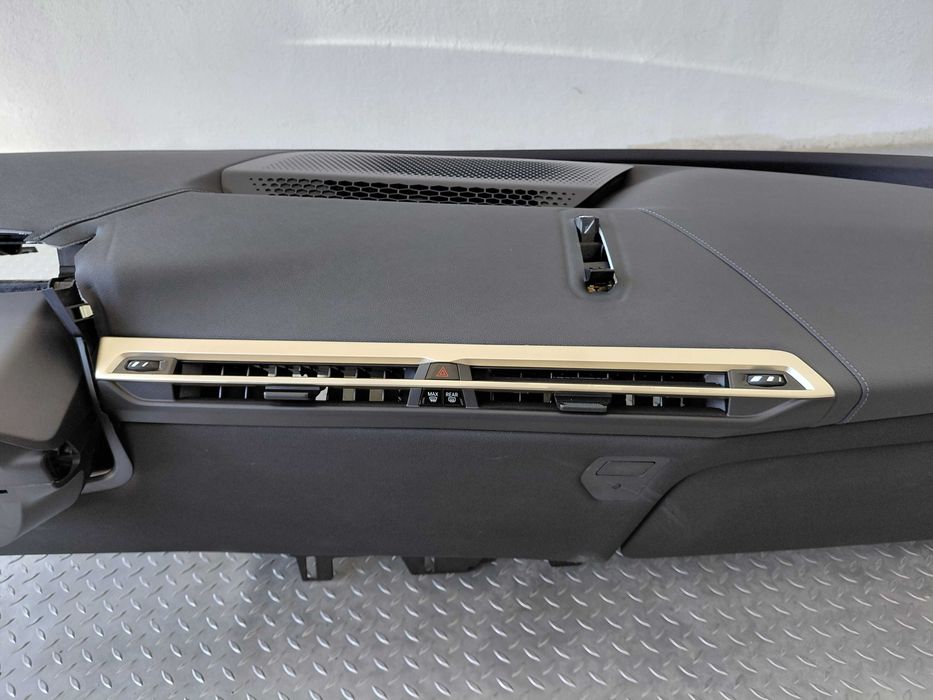 Арматурно Табло за BMW iX I20 с Head Up