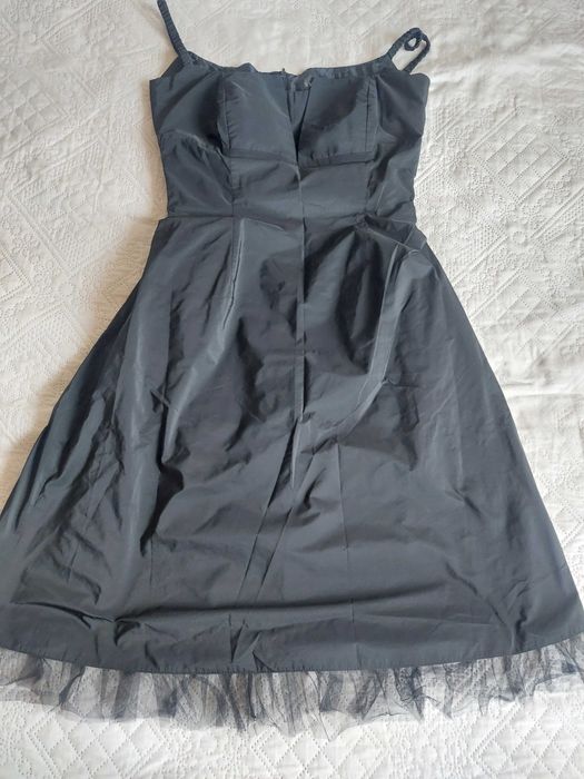 Черна рокля Swing