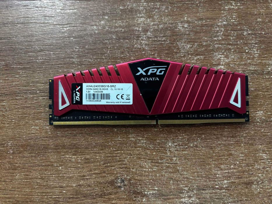 Plăcuță RAM 8GB DDR4 2400M/T CL16