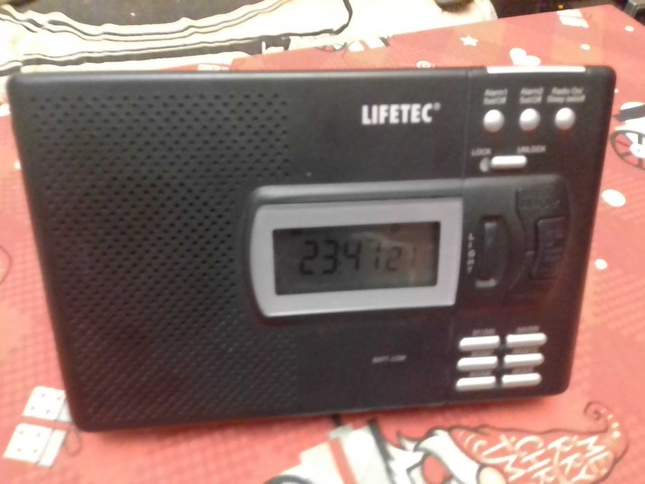 Радио с часовник LIfetec.
