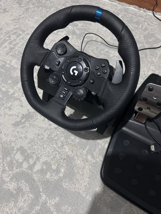 Гоночный руль G923