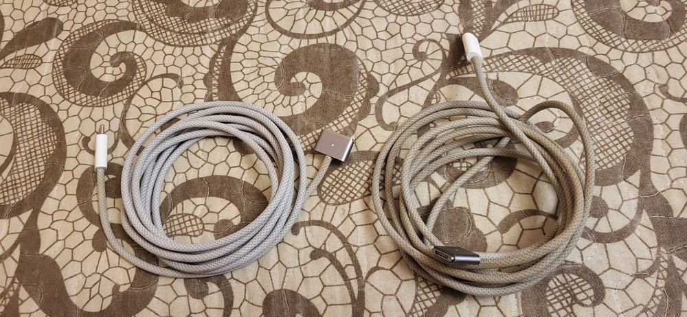 Cablu alimentare Apple MacBook USB-C cu Magsafe 3, 2m 85 lei bucata