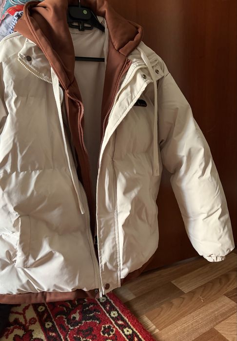 Ак куртка и кара куртка. Жап жана тап таза 44,46 размерге келеді ………..