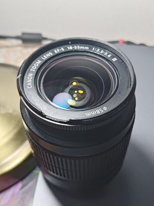 Vând Canon EOS 4000D + EF 50mm f1.8 + EF-S 18-55mm f3.5/5.6 III