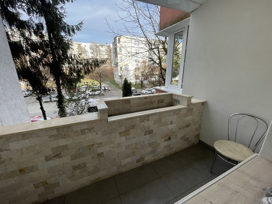 Apartament cu 3 camere, spatios, renovat modern, de inchiriat