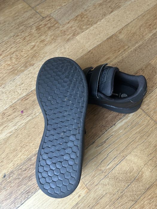 Ботинки Adidas для мальчика 33,5 р-р