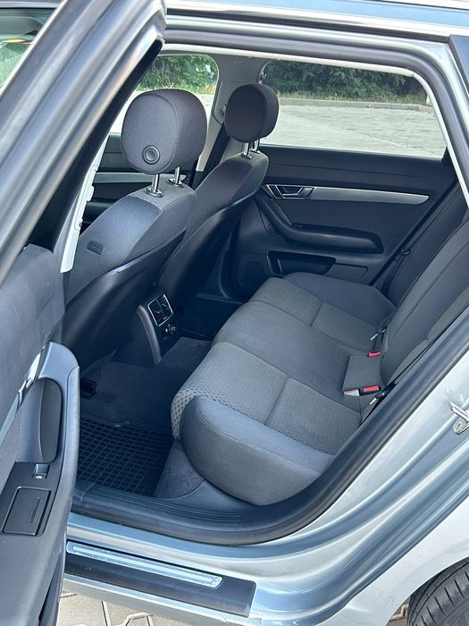 Se vinde audi a6 2.0 TDI 143 cp automatic/navigatie/climatroni/comenzi volan/etc..