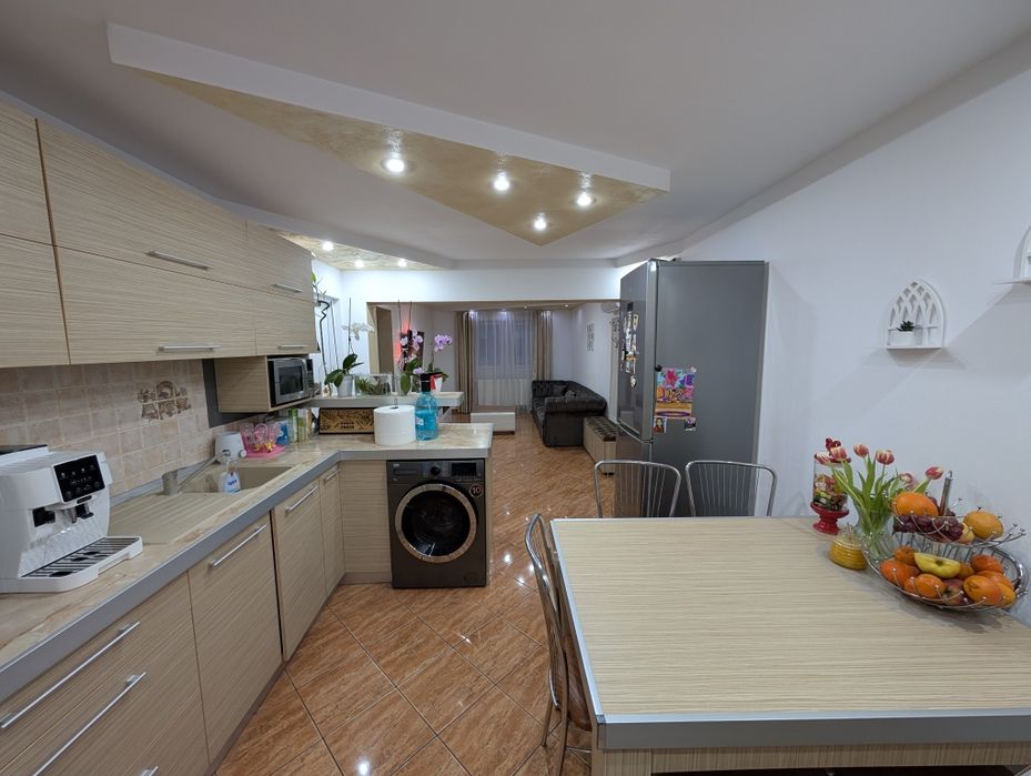 Apartament 3 camere 70.77mp