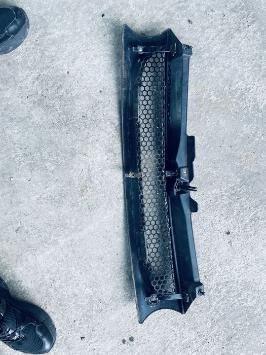 Предна решетка за Golf IV