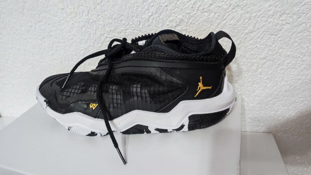 Оригинални маратонки jordan why not.6