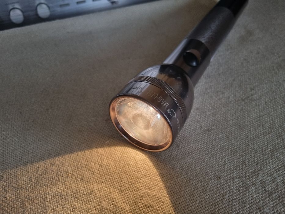 Lanterna Maglite USA. Perfect functionala.