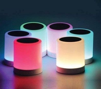 LED лампа със сензорно управление и с Bluetooth говорител