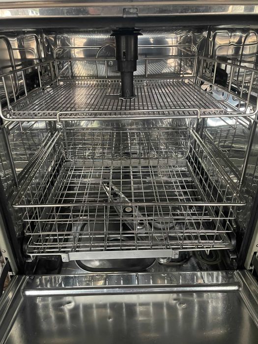 Masina de spalat vase  MIELE Profesional G7882 Fabricata in Germania