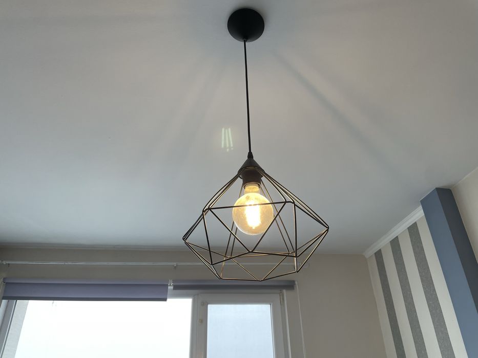 Полилей за таван