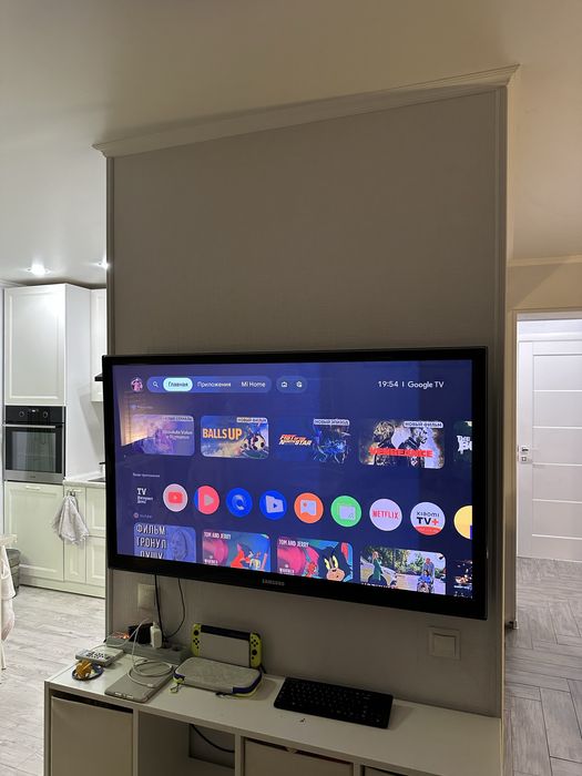 Samsung Smart TV 3D • 51 диагональ • 130 см