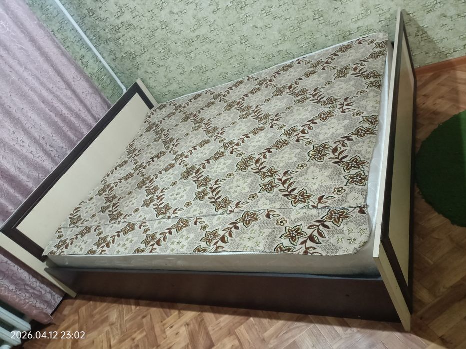 Продам срочно спальный гарнитур