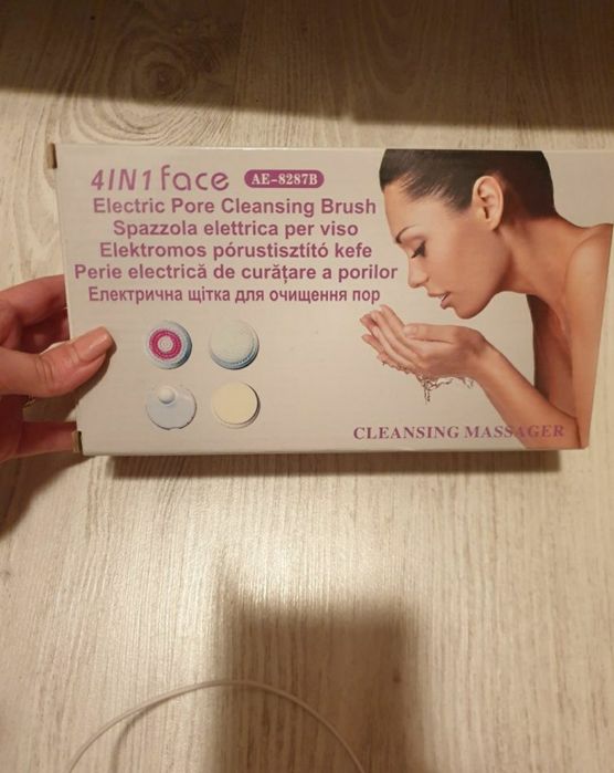 Aparat de masaj si curățare față. Produs NOU!!