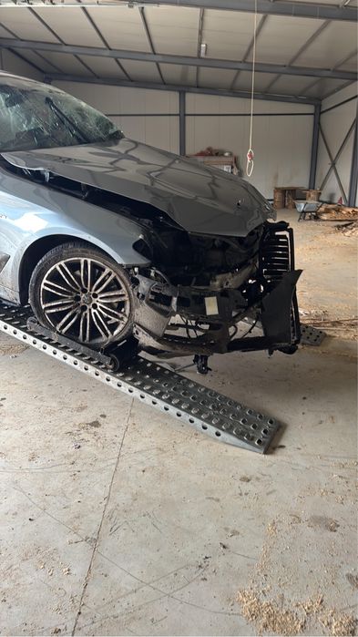 G30 2017 2.0 xdrive avariat