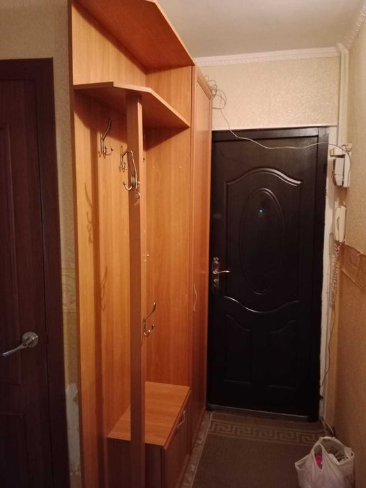 Продам для прихожей шкаф