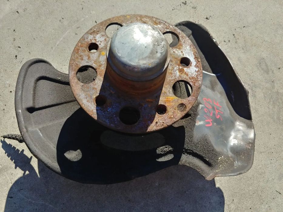 fuzeta stanga fata mercedes c-class w203