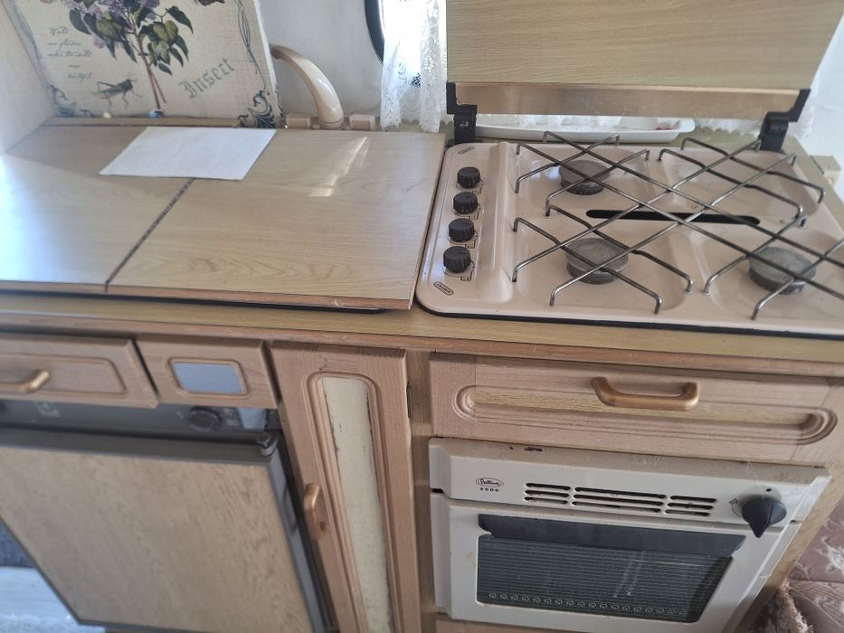 Каравана със баня и тоалетна