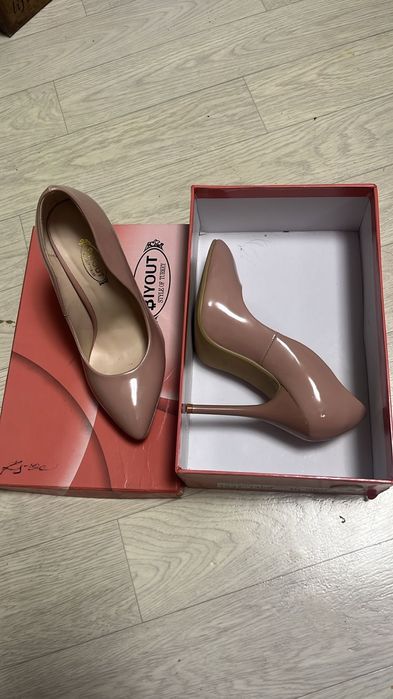 Туфли продается.