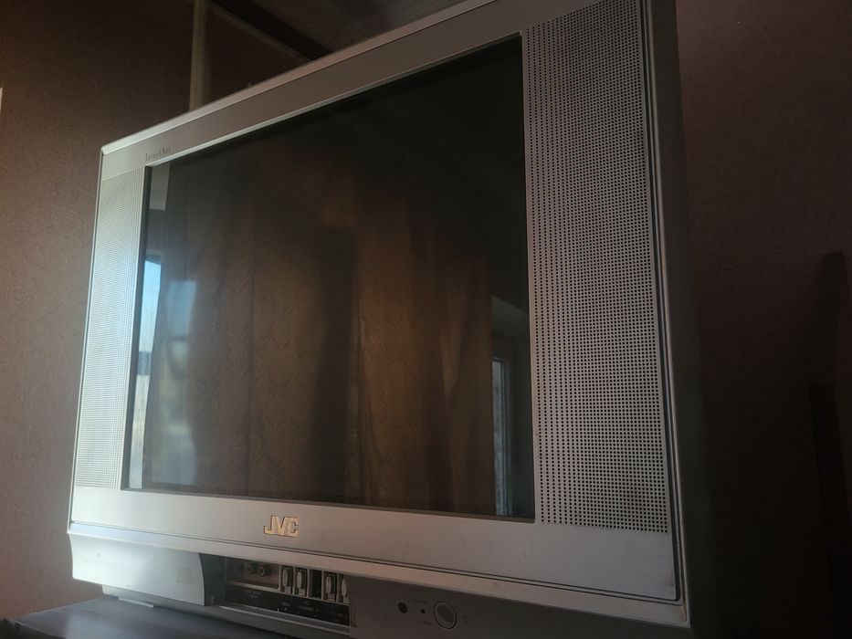 Телевизор на запчасти