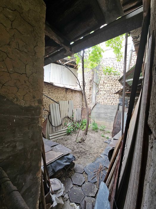 Продается свой дом, участок 2.6 соток около метро максим горького.