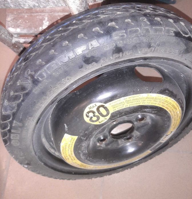 Помощна резервна гума