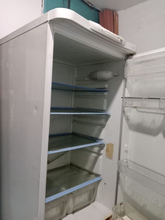 Холодильник большой