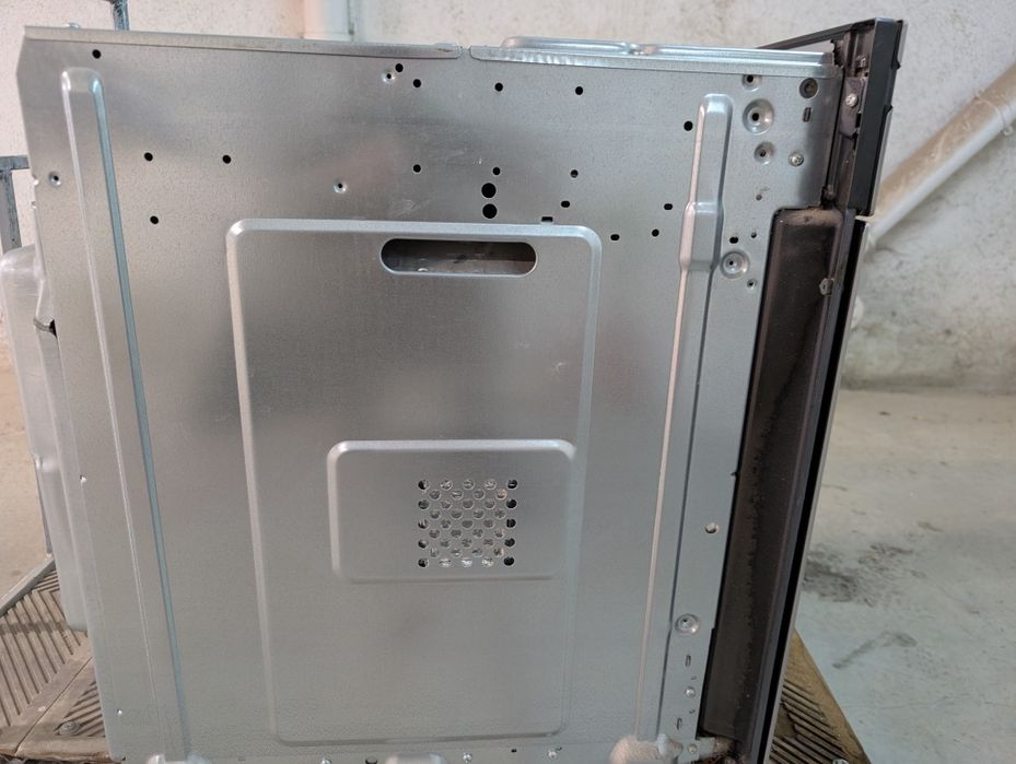 Фурна за вграждане AEG