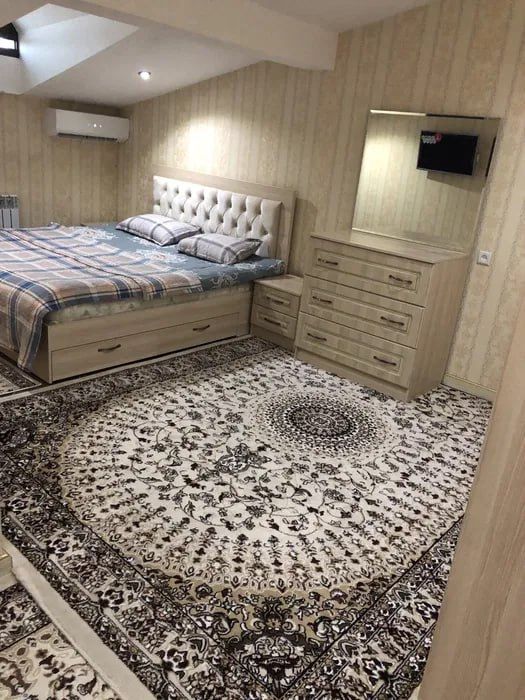 Sheriklikka xona beriladi. Piramit tower yonida