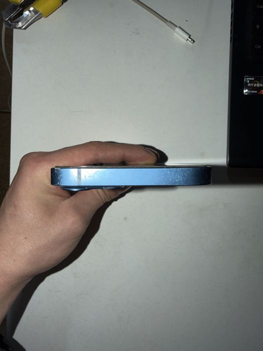 Продам iphone 13