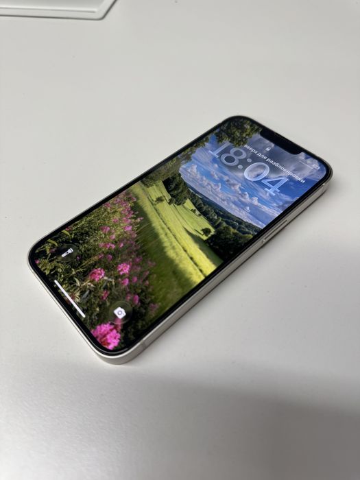 Продаю айфон 13 белый