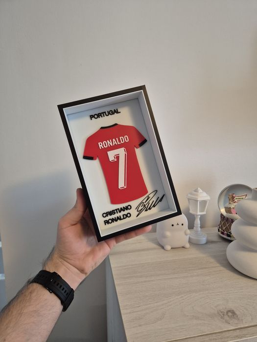 Ramă cu tricou Ronaldo - 14x21.5cm, decorativ, fotbal, cadou