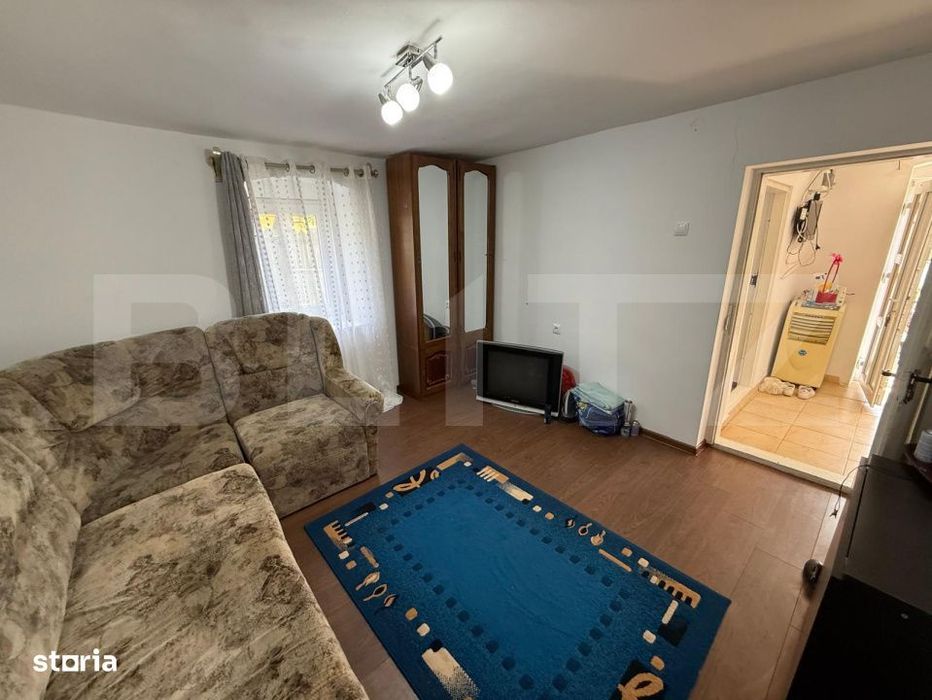 Casa partial renovata, 60 mp, 6000 mp teren, zona Georocu Mare