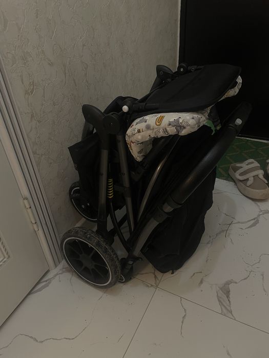 Коляска прогулочная