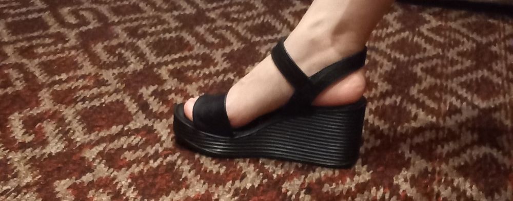 Босоножки Новые кожаные