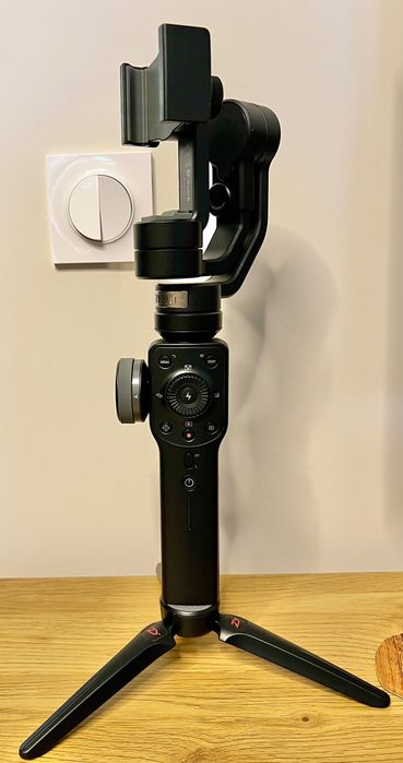 стабилизатор Zhiyun Smooth 4