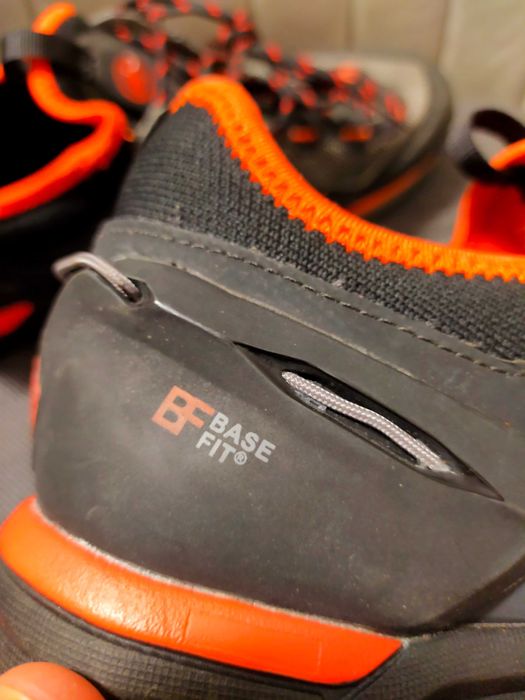 Vând pantofi tracking MAMMUT mărimea 38 1/2