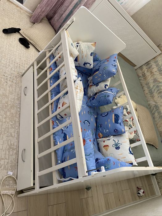 Манеж кроватка качается